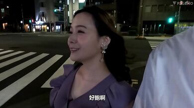 【中文字幕】上品だけどセックス大好き痴女お姉さんに24时间ヤラれっ放し！何発射精しても许してくれない…ラブホで朝までお泊りデート　吉高宁々